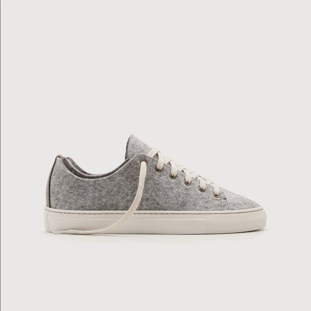 NIB Zuzii wool low top sneakers